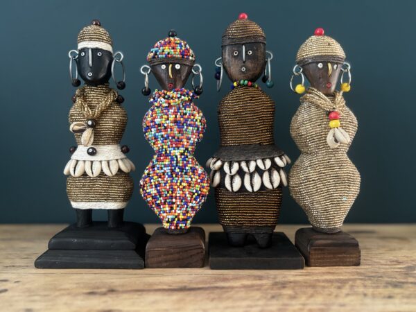 Ensemble de statuettes XS en perles et coquillages