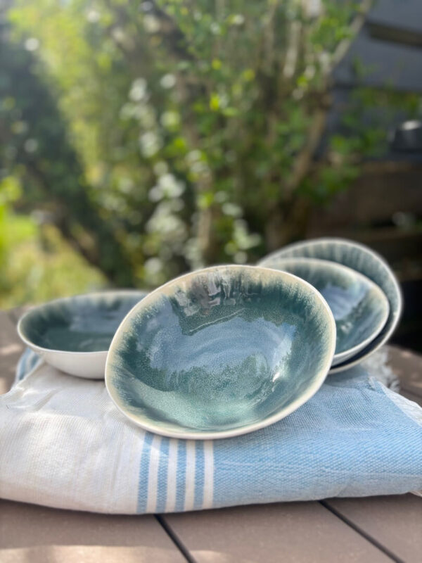 assiettes moderne en ceramique artisanat marocain fait a la main
