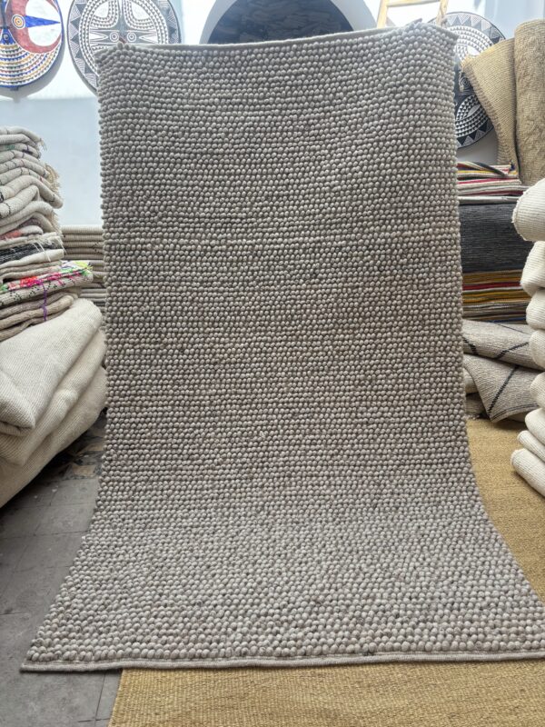 tapis boules laine gris - Origine Maroc
