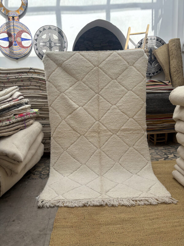 tapis ecru tisse a la main laine beni ouarain losange ecru trame ecru
