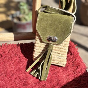 pochette raphia et daim kaki