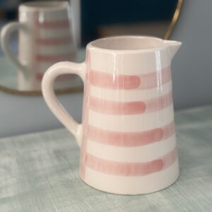 Pichet en céramique blanche rayures roses